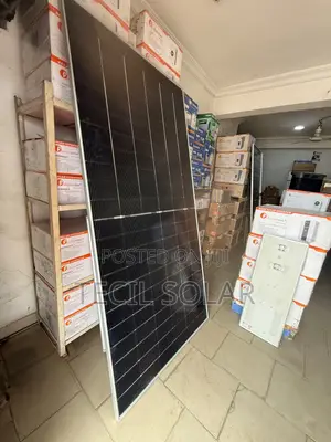 Jinko 620W High-Efficiency Monocrystalline Half-Cut Solar Panel