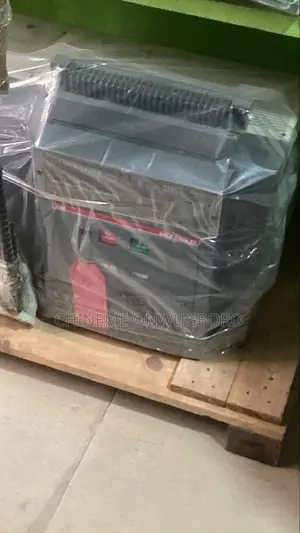 Tmax Motorized 2500a 4pole