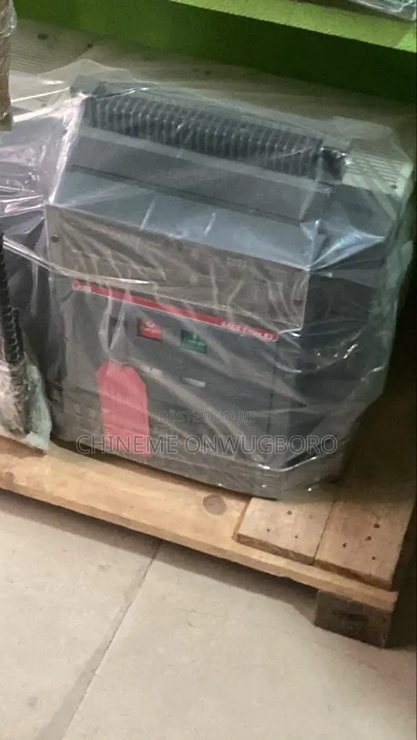 Tmax Motorized 2500a 4pole