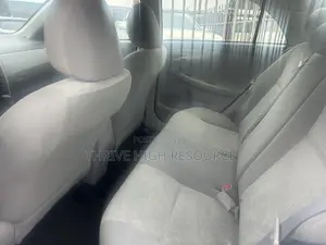 Toyota Corolla Base 4dr Sedan (1.8L 4cyl 5M) 2009 Gray