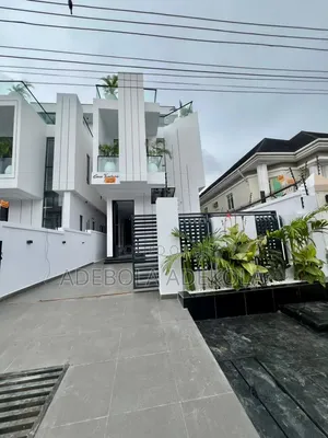 5bdrm Duplex in Ikota for sale