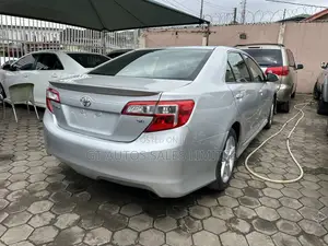 Toyota Camry SE 4dr Sedan (2.5L 4cyl 6A) 2012 Silver