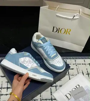 Luxury Christian Dior Sneaks Comes With Branded Box