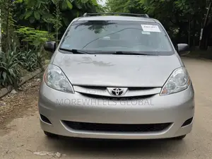 Toyota Sienna LE AWD 2005 Silver