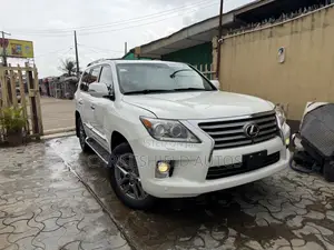Lexus LX 570 (5 seats) AWD 2015 White