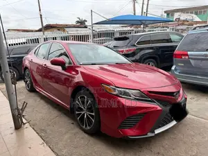Toyota Camry SE (2.5L 4cyl 8A) 2019 Red