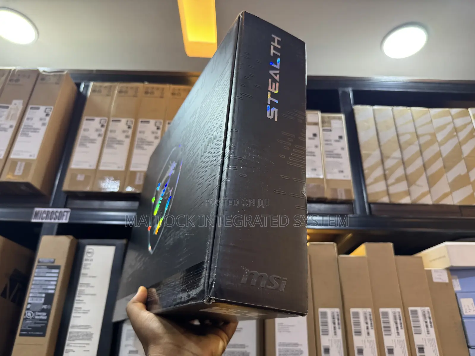 New Laptop MSI Stealth 17 Studio A13V 32GB Intel Core i7 SSD 1T