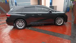 Toyota Venza XLE 2010 Matt Black