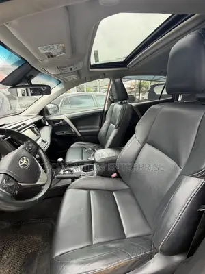 Toyota RAV4 Limited FWD (2.5L 4cyl 6A) 2016 Red
