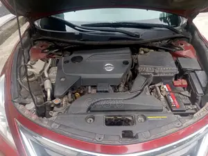 Nissan Altima 2015 Red