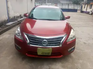 Nissan Altima 2015 Red