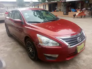Nissan Altima 2015 Red