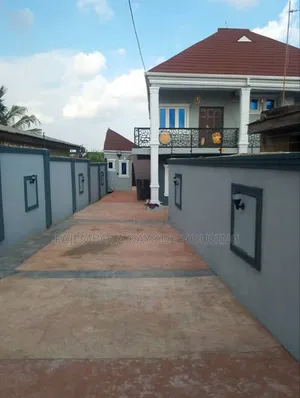 2bdrm Bungalow in Elewure Junction, Akala Express for rent