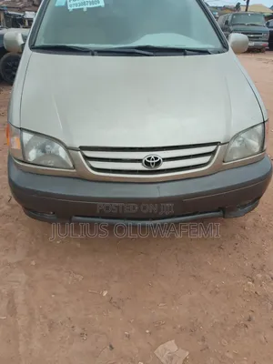 Toyota Sienna 2002 Gold