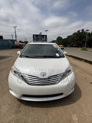 Toyota Sienna Limited 7 Passenger 2012 White