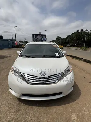 Toyota Sienna Limited 7 Passenger 2012 White