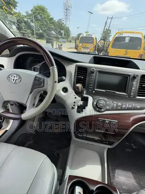 Toyota Sienna Limited 7 Passenger 2012 White