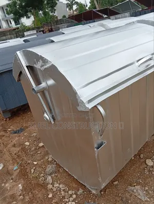 Premium Rolling Dustbin.