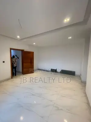 2bdrm Block of Flats in Lekki for rent