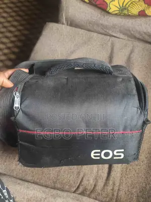 Canon 4000D + External Flash + Bag and Charger
