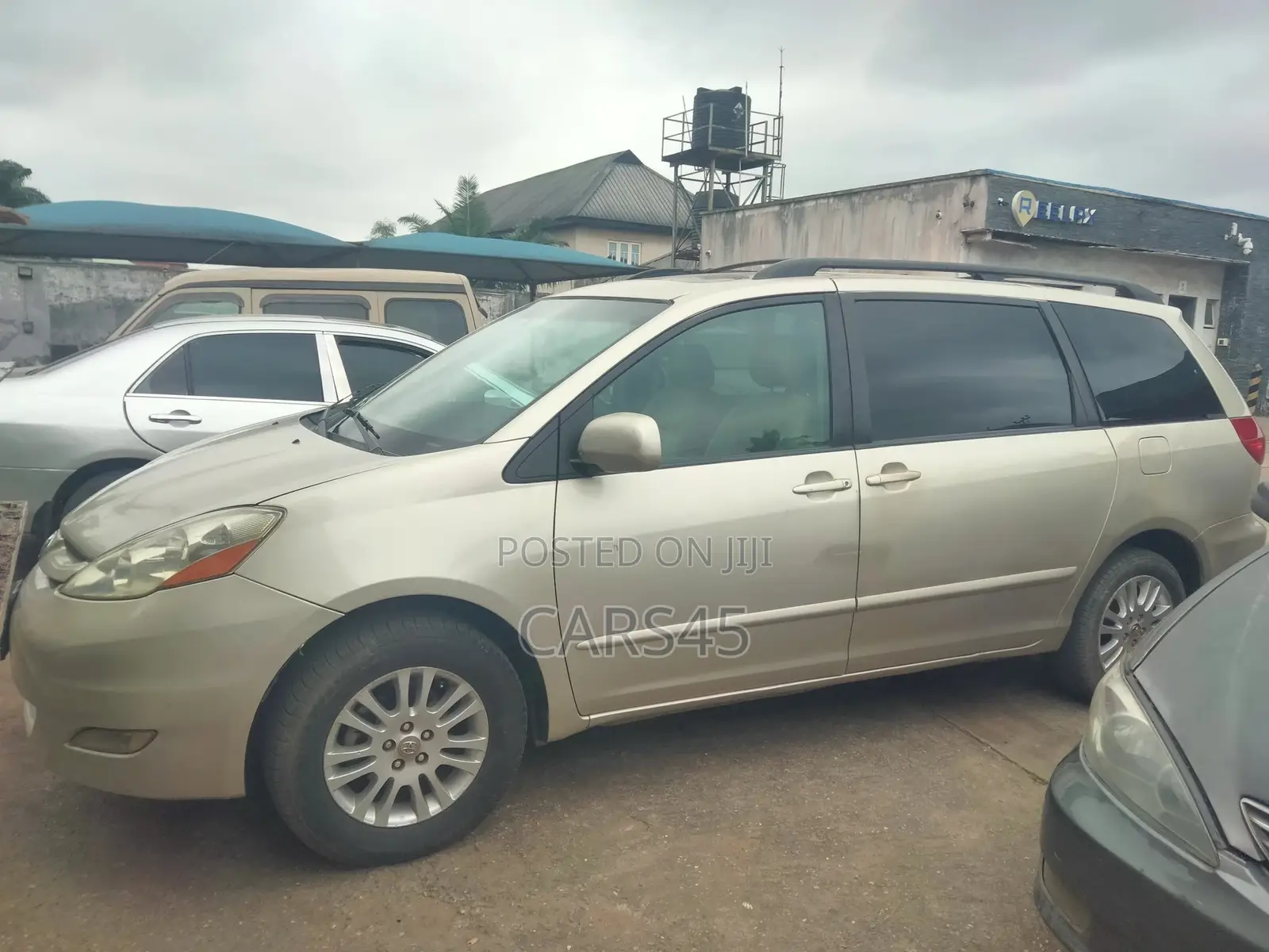 Toyota Sienna 2007 Gold