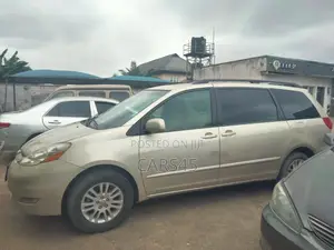 Toyota Sienna 2007 Gold