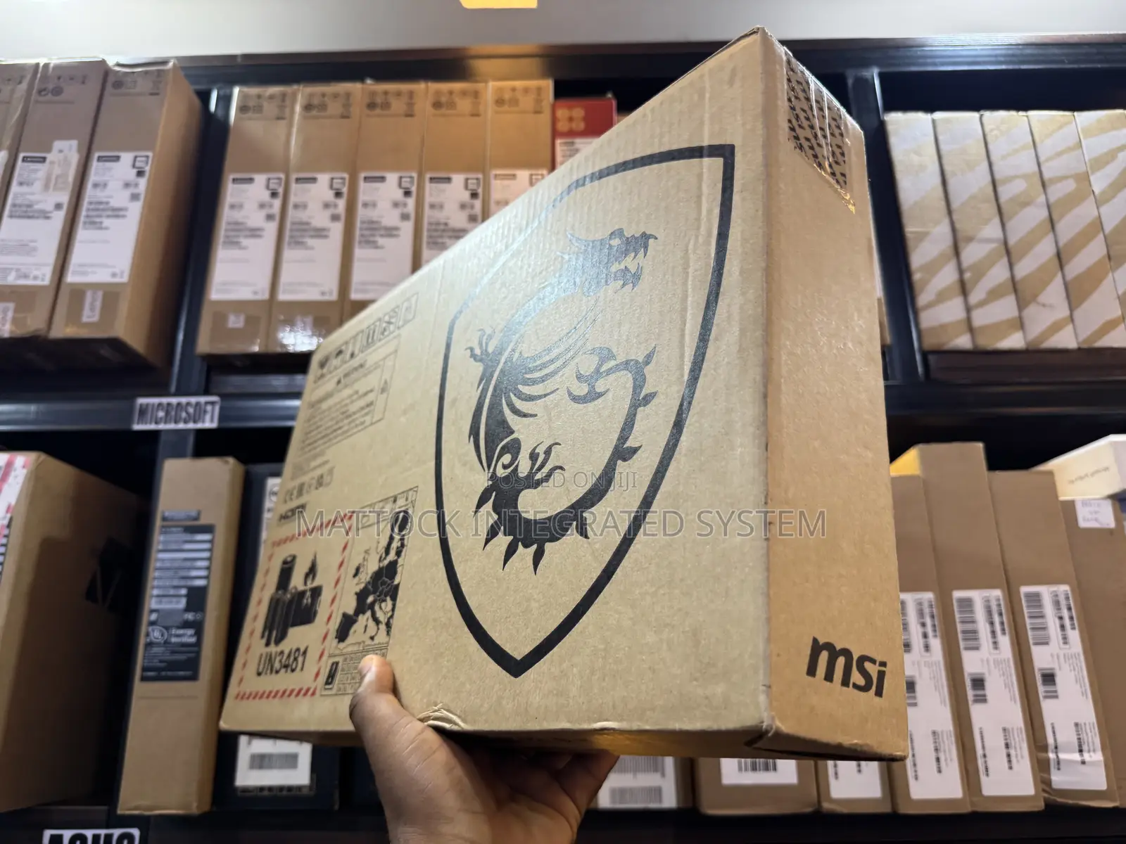 New Laptop MSI Cyborg 15 32GB Intel Core 7 SSD 1T