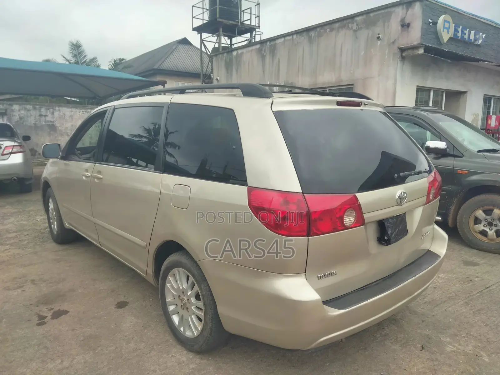 Toyota Sienna 2007 Gold