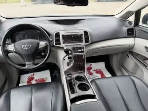Toyota Venza XLE 2011 Silver