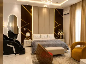Phillip Ark World Apartment