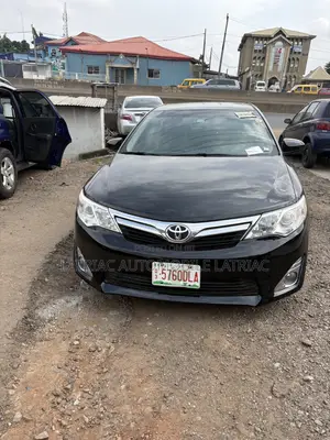 Toyota Camry XLE 4dr Sedan (2.5L 4cyl 6A) 2012 Black