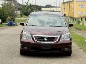 Honda Odyssey Touring 2010 Red