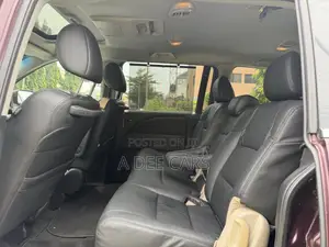 Honda Odyssey Touring 2010 Red