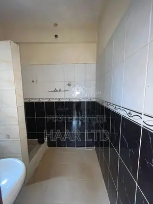 3bdrm Apartment in Chevron for sale