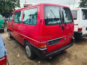 Volkswagen Transporter 2005 Red