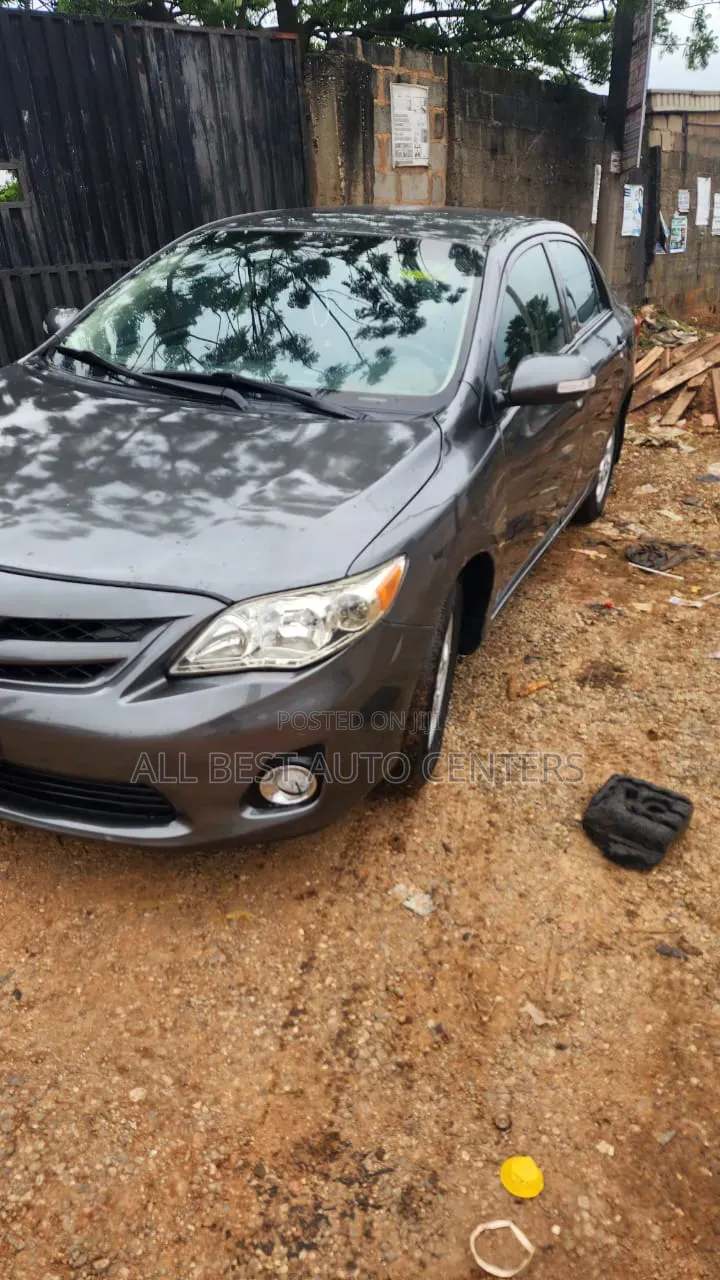 Toyota Corolla 2012 Gray