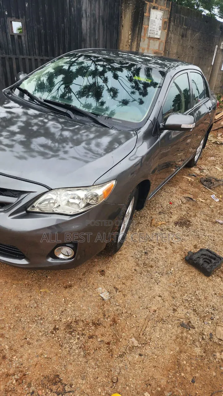 Toyota Corolla 2012 Gray