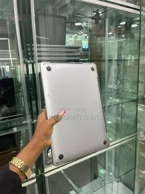 Laptop Apple MacBook Pro 2020 16GB Intel Core i7 SSD 512GB