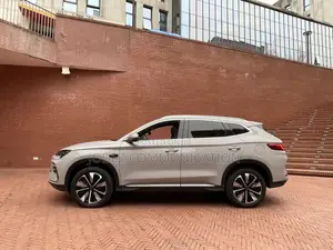 BYD Song Plus DM-i 2025 Beige