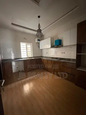 4bdrm Duplex in Lekki for rent