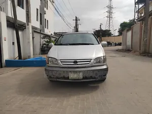 Toyota Sienna 2001 Silver