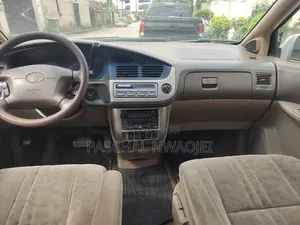 Toyota Sienna 2001 Silver