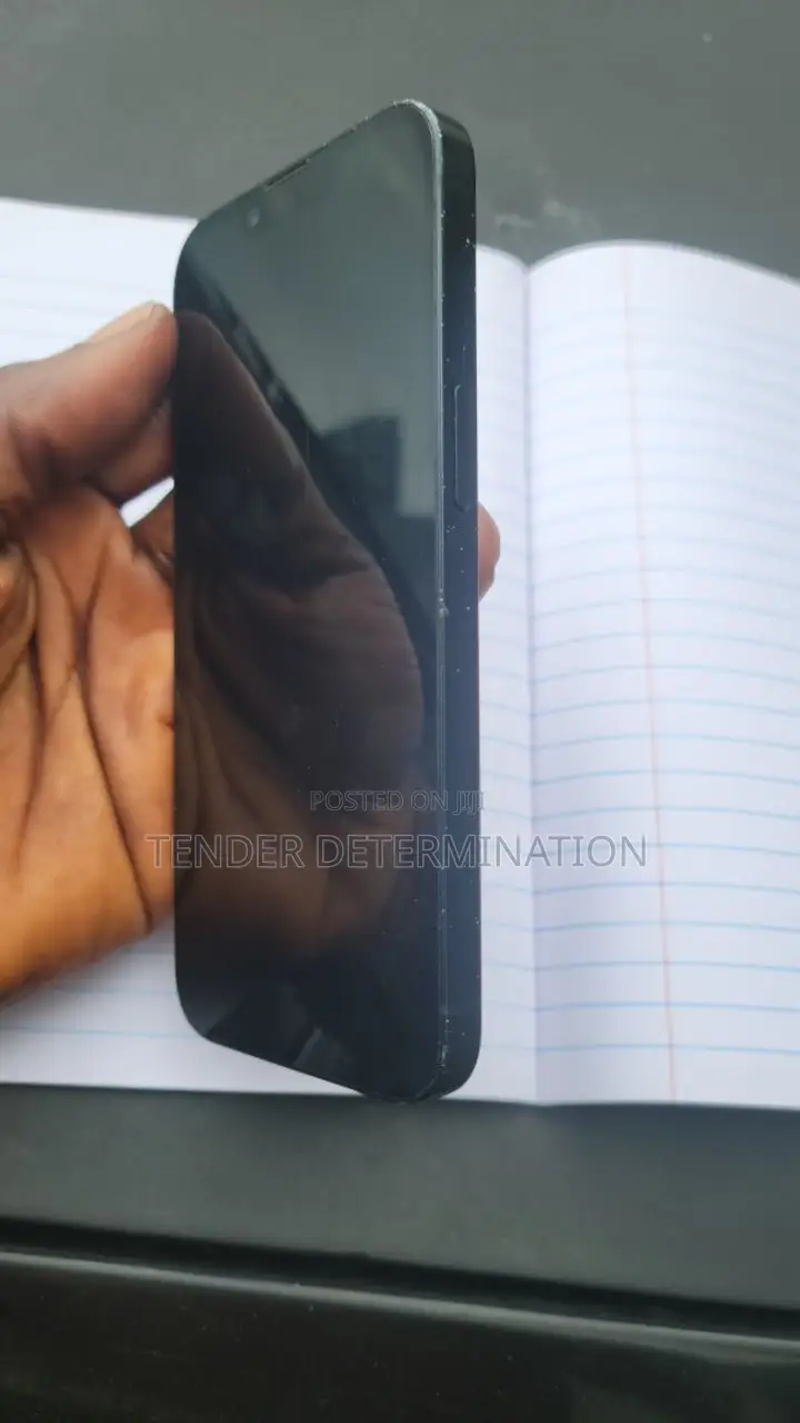 Apple iPhone 16e 128 GB Black