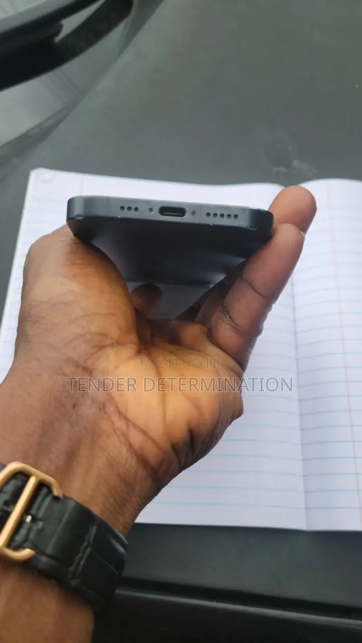 Apple iPhone 16e 128 GB Black