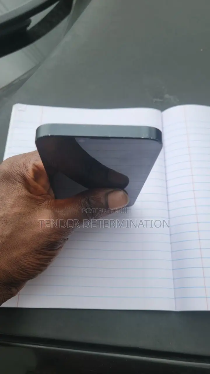 Apple iPhone 16e 128 GB Black