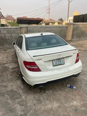 Mercedes-Benz C300 Luxury 4Matic Sedan AWD (3.0L 6cyl 7A) 2011 White