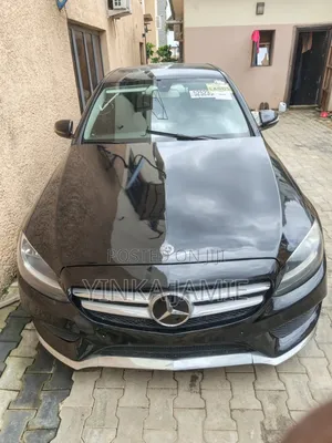 Mercedes-Benz C300 Luxury 4dr AWD 4Matic Sedan (2.0L 4cyl 7A) 2015