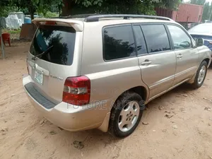 Toyota Highlander 2005 Gold