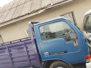 Nissan Cabstar With Diesel Engine Big Bucket Four Tyres Truck