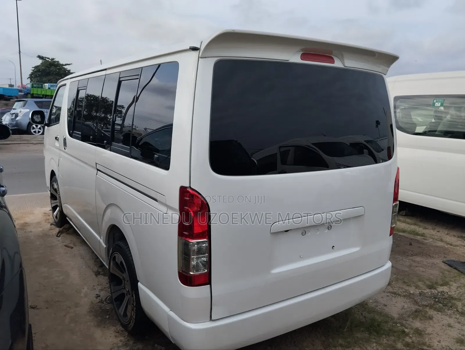 Toyota HiAce 2014 White